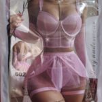 Conjunto de Lencería 602 en rosado con encaje y falda corta